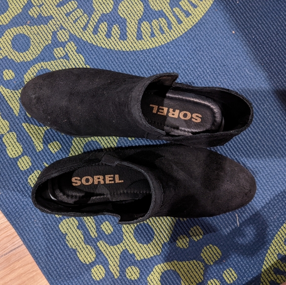 Sorel boots - Picture 5 of 9